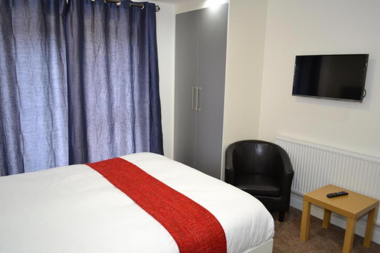 Heathrow Travellers Hub Panzió Hounslow Kültér fotó