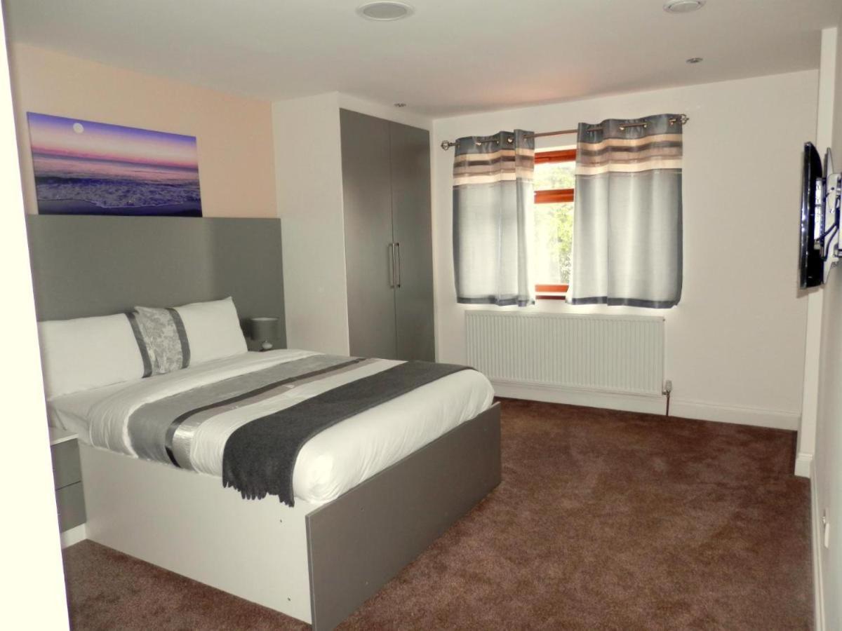 Heathrow Travellers Hub Panzió Hounslow Kültér fotó